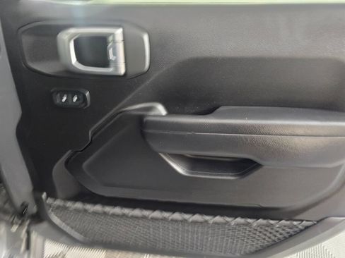 Used 2023 Jeep Wrangler Unlimited w/ Cold Weather Group AWD/4WD image 43