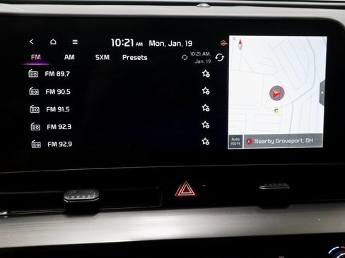 Used 2024 Kia Sportage EX image 3