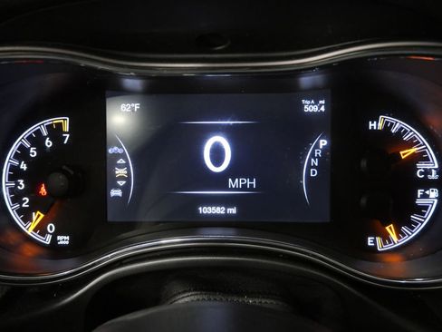 Used 2020 Jeep Grand Cherokee Altitude image 16