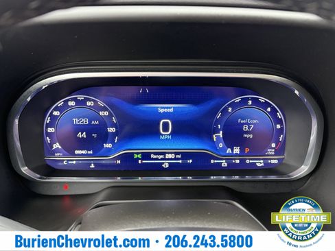 Used 2023 Chevrolet Suburban Premier image 10