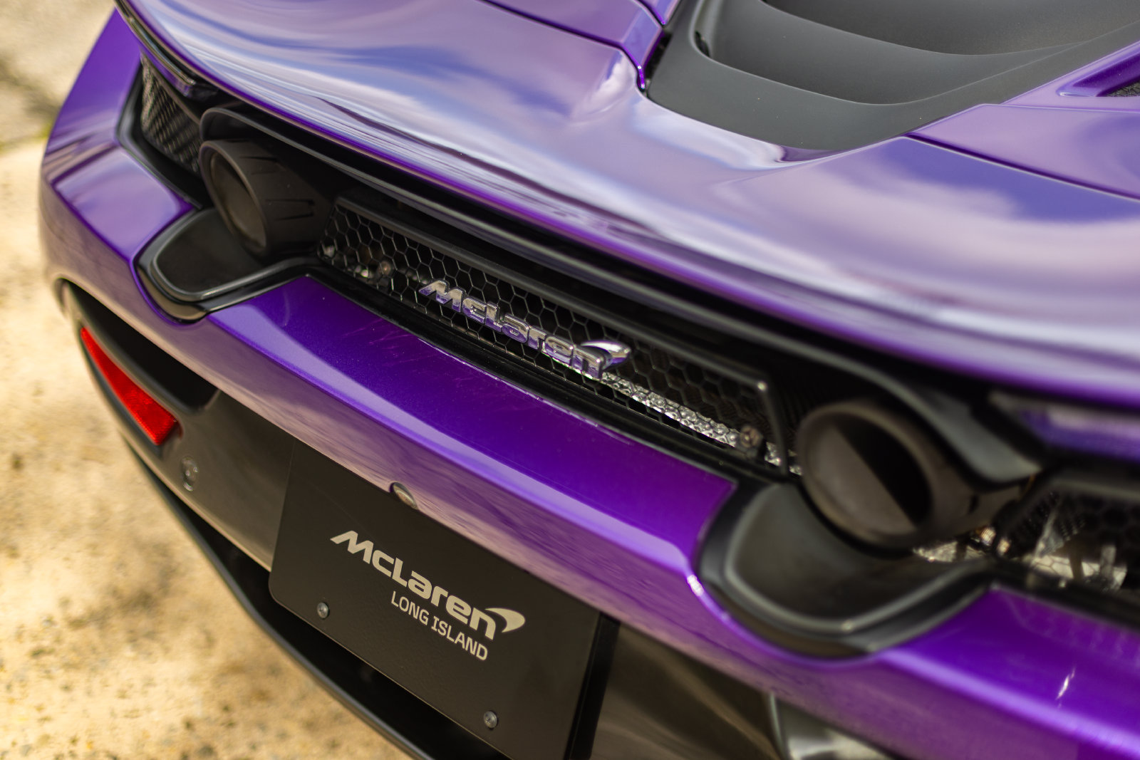 Used 2020 McLaren 720S Performance RWD image 22
