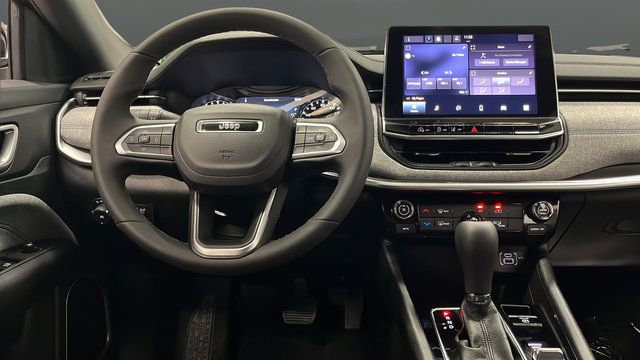 Used 2024 Jeep Compass Latitude AWD/4WD image 10