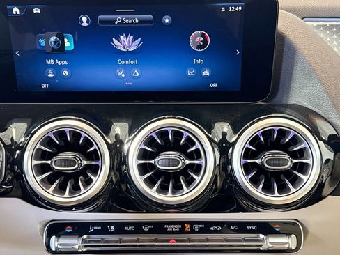 Certified 2025 Mercedes-Benz GLA 250 image 13