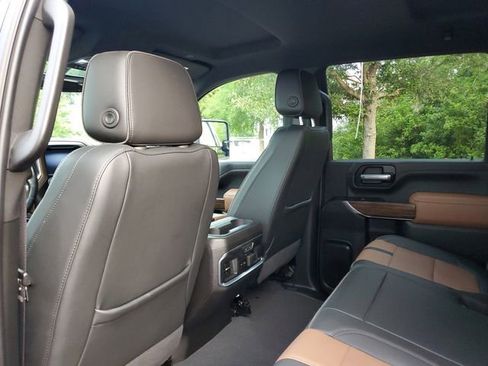 Used 2023 Chevrolet Silverado 3500 High Country AWD/4WD image 10