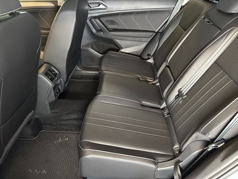 Used 2024 Volkswagen Tiguan SE image 23