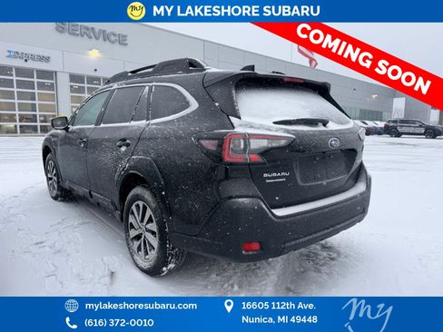 Used 2025 Subaru Outback Premium image 4
