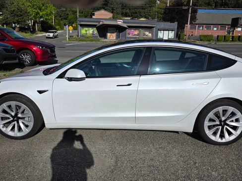 Used 2023 Tesla Model 3 Standard Range RWD image 8