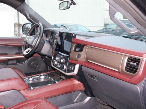 Used 2024 Ford Expedition Max Limited image 16
