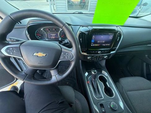 Used 2020 Chevrolet Traverse LT AWD/4WD image 17