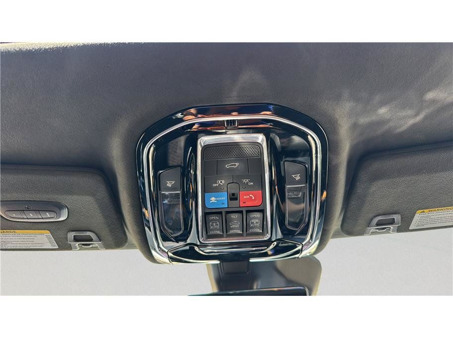 Used 2022 Jeep Grand Cherokee Summit AWD/4WD image 28