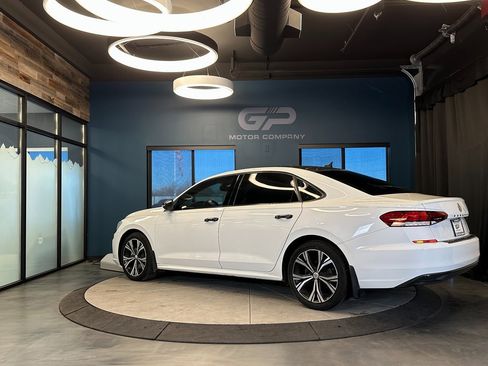 Used 2021 Volkswagen Passat 2.0T SE image 5
