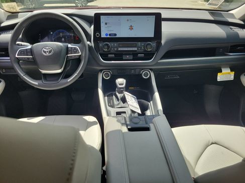 New 2026 Toyota Grand Highlander FWD image 13