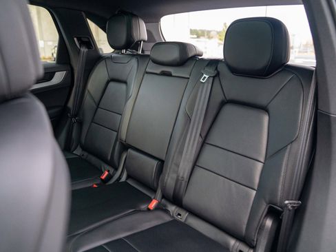 Certified 2026 Porsche Cayenne AWD/4WD image 22
