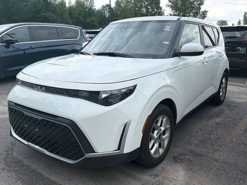 Used 2023 Kia Soul LX w/ Option Group 015 FWD image 23