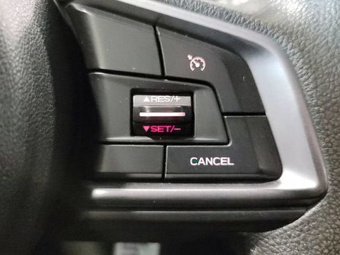 Used 2018 Subaru Crosstrek 2.0i AWD/4WD image 27