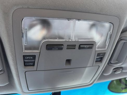 Used 2012 Toyota Camry XLE image 35