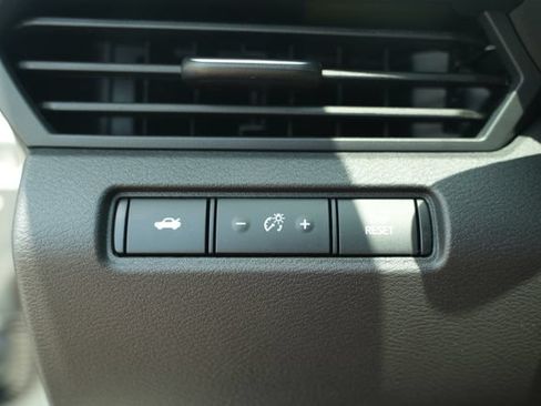 Used 2025 Nissan Altima 2.5 SV FWD image 34