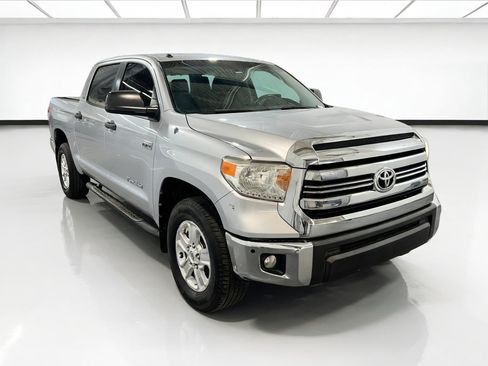 Used 2016 Toyota Tundra SR5 w/ SR5 Upgrade Package RWD image 3