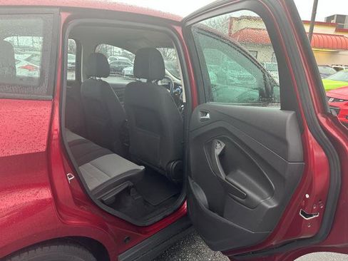 Used 2014 Ford C-MAX SE w/ Equipment Group 201A image 17