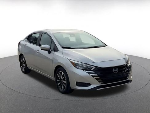 Used 2025 Nissan Versa SV FWD image 3