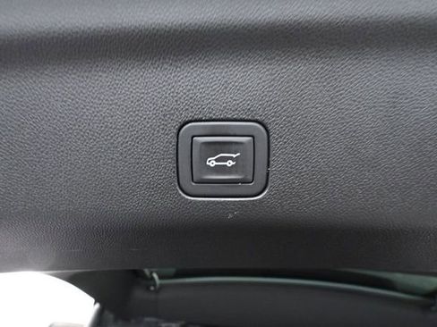 Used 2025 GMC Yukon Denali w/ Sun & Power Step Package AWD/4WD image 48
