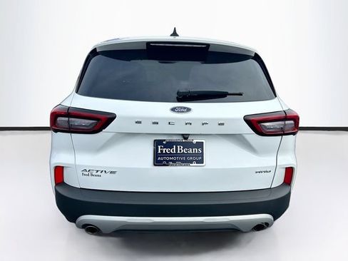 Used 2025 Ford Escape Active AWD/4WD image 8