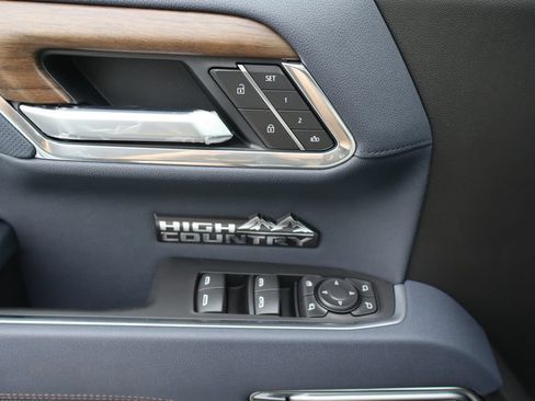 New 2026 Chevrolet Silverado 1500 High Country w/ Technology Package AWD/4WD image 18