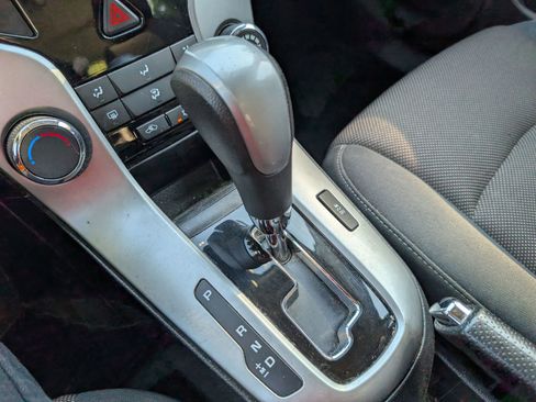 Used 2015 Chevrolet Cruze LT image 22