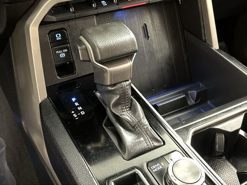 Used 2024 Toyota Tundra SR5 w/ SR5 Convenience Package image 15