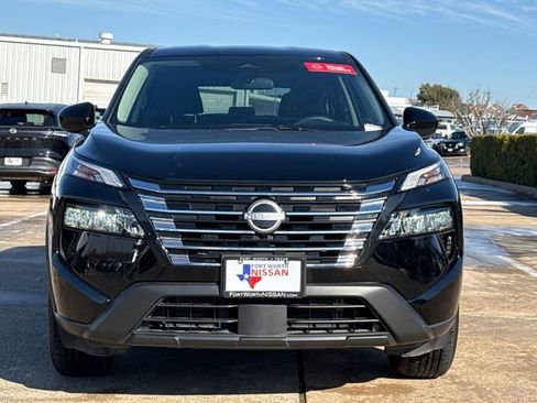 Certified 2025 Nissan Rogue SV image 3