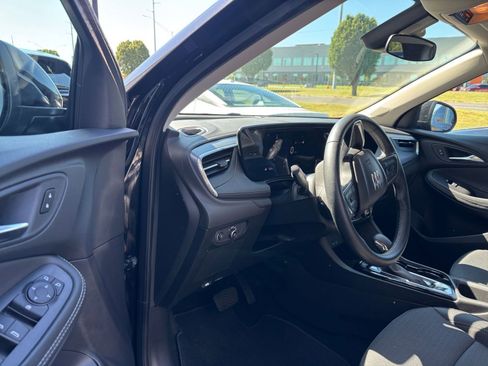 Used 2025 Buick Encore GX Preferred FWD image 33