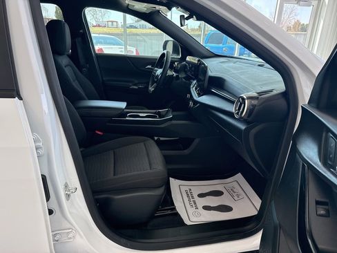 Used 2025 Chevrolet Equinox LT FWD image 16