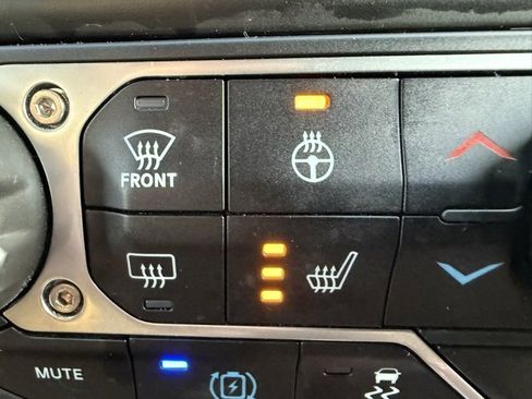 Used 2023 Jeep Wrangler Unlimited Sahara w/ Cold Weather Group image 26