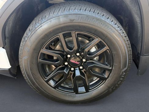 Used 2024 GMC Sierra 1500 Elevation AWD/4WD image 9