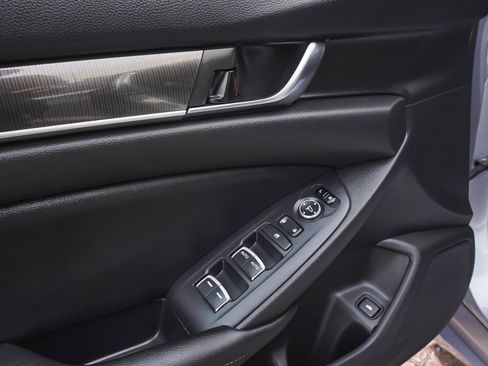 Used 2020 Honda Accord Sport image 10