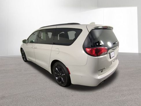 Used 2020 Chrysler Pacifica Limited w/ Advanced Safetytec Group image 36