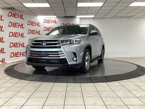 Used 2019 Toyota Highlander Limited Platinum AWD/4WD image 3