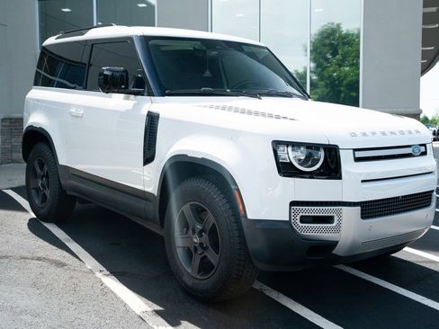 Used 2022 Land Rover Defender 90 S AWD/4WD image 8