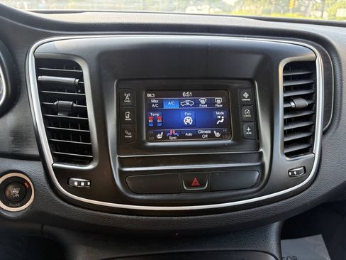 Used 2015 Chrysler 200 Limited w/ Convenience Group FWD image 5