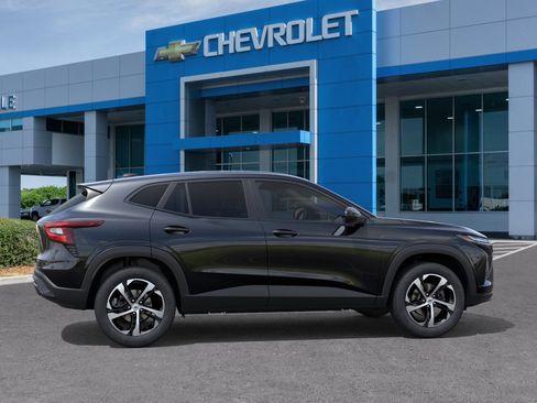 New 2026 Chevrolet Trax RS FWD image 5