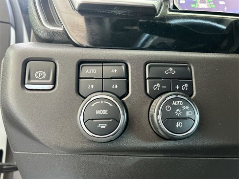 Used 2024 Chevrolet Silverado 1500 LT Trail Boss w/ Protection Package image 15