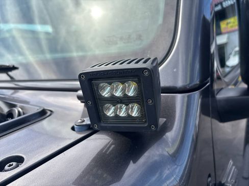 Used 2018 Jeep Wrangler Unlimited Sport S AWD/4WD image 28