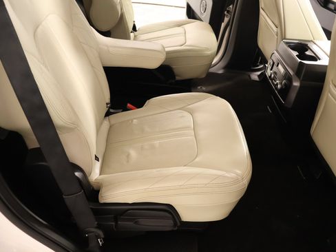 Used 2019 Ford Expedition Platinum AWD/4WD image 16