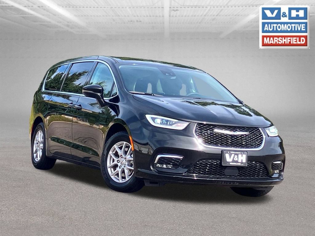Used 2024 Chrysler Pacifica Touring-L FWD 360° Tour
