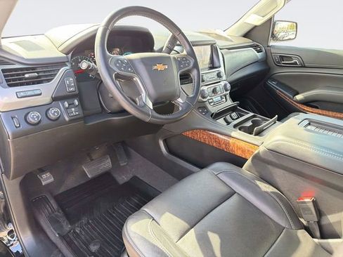 Used 2019 Chevrolet Suburban Premier image 27