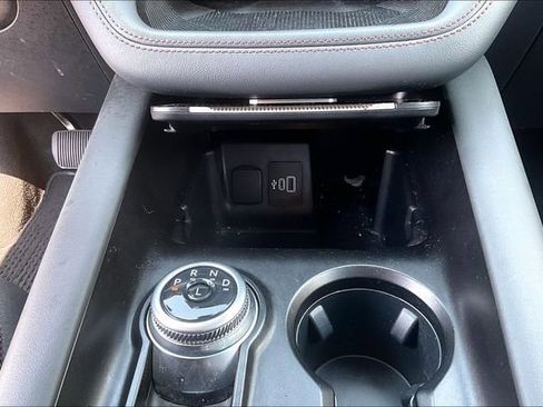 Used 2025 Ford Explorer Active AWD/4WD image 25