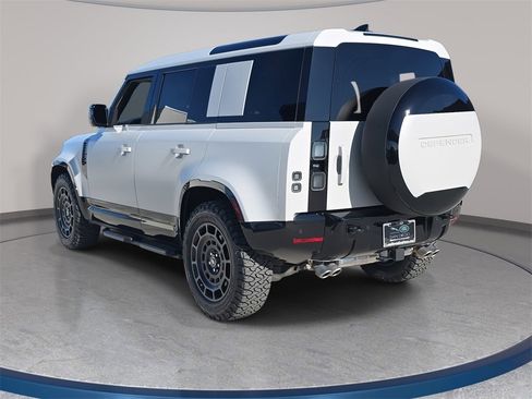 New 2026 Land Rover Defender 110 X-Dynamic SE image 7