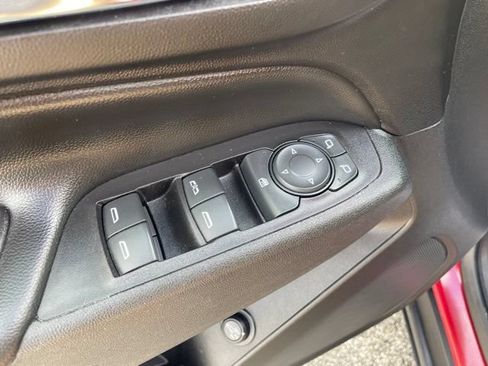 Used 2019 Chevrolet Equinox LT FWD image 11