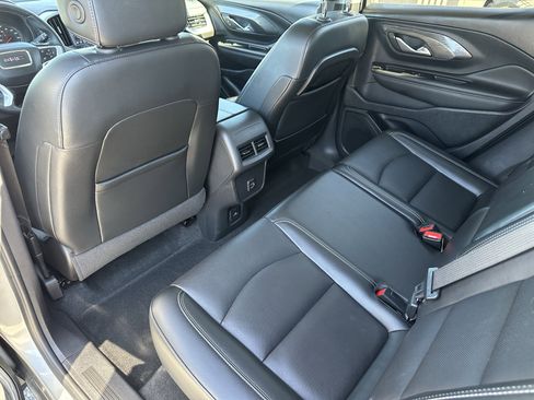 Used 2023 GMC Terrain SLT image 18