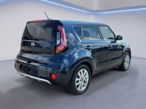 Used 2017 Kia Soul + FWD image 3